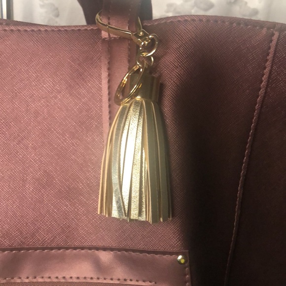 BATH & BODY WORKS VIP Burgundy large tote. Black Friday Limited Edition. - Picture 4 of 8